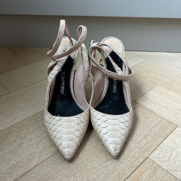 TOM FORD Embellished Python Pumps - Picture 2 of 11